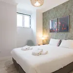 Escape - Center!